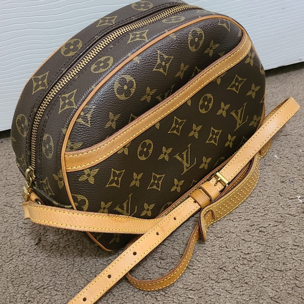 Louis Vuitton Blois monogram crossbody